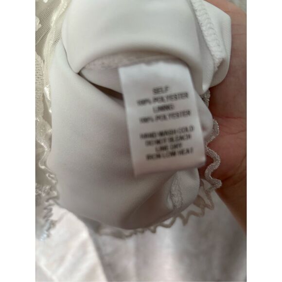 In the Moment White Embroidered Dress M LULU - Picture 6 of 8